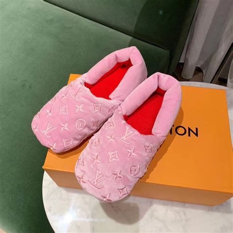 louis vuitton slippets|louis vuitton fluffy slippers.